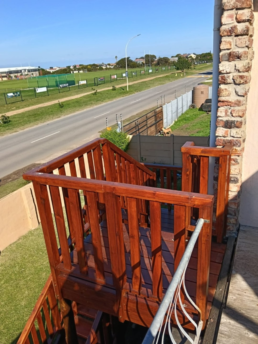 3 Bedroom Property for Sale in Wavecrest Eastern Cape